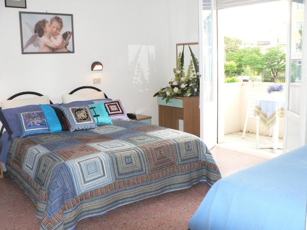Hotel Arlesiana Rimini Extérieur photo