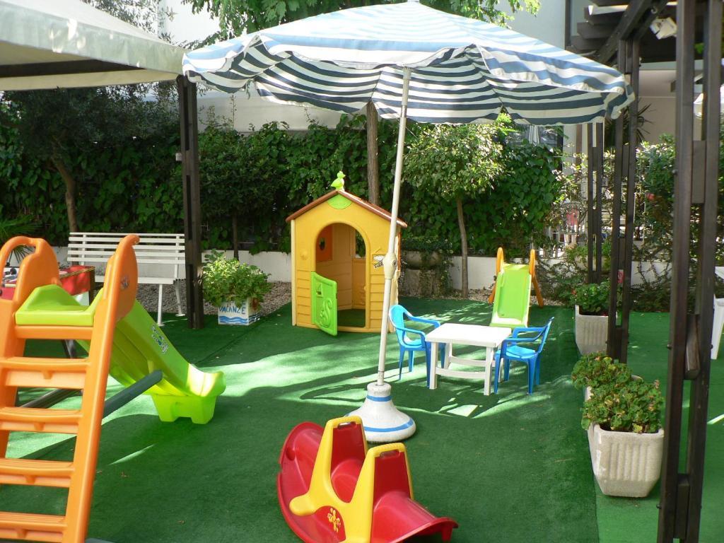 Hotel Arlesiana Rimini Extérieur photo