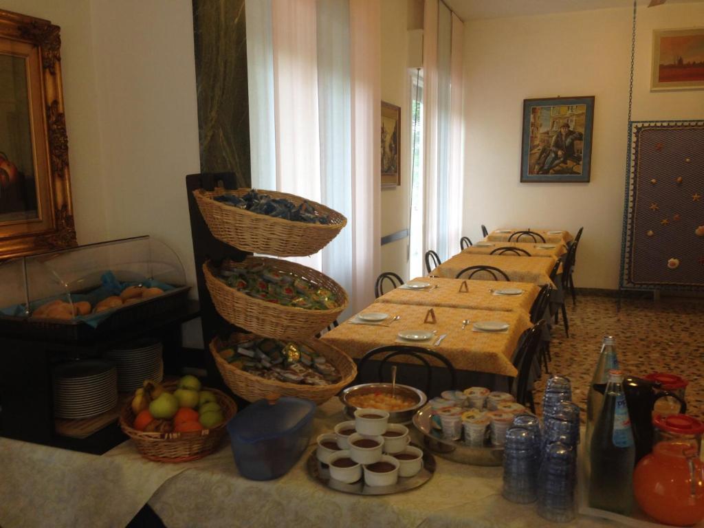 Hotel Arlesiana Rimini Extérieur photo